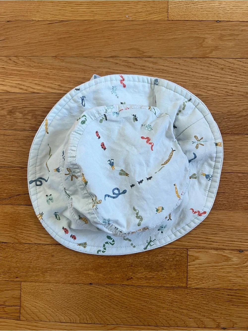 Pehr crawling critters baby bucket hat bug print 0-6m NWOT rare